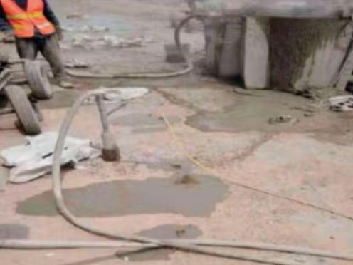 西华水泥混凝土路面板底注浆技术 路面脱空注浆整治方案